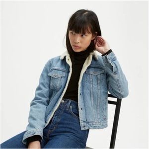 Large Levi’s Women's Original Sherpa Denim Trucker Jacket
